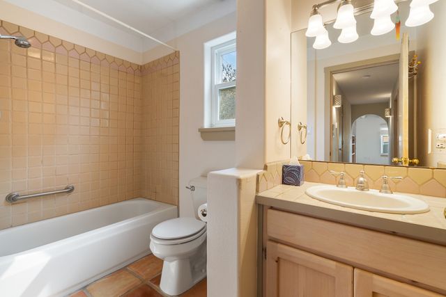 3218 Nizhoni Drive, Santa Fe, NM 87507