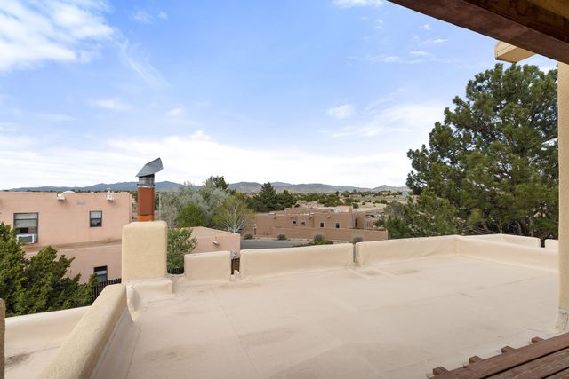3218 Nizhoni Drive, Santa Fe, NM 87507