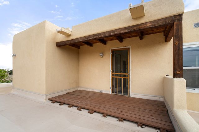 3218 Nizhoni Drive, Santa Fe, NM 87507