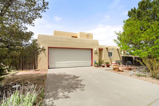 3218 Nizhoni Drive, Santa Fe, NM 87507