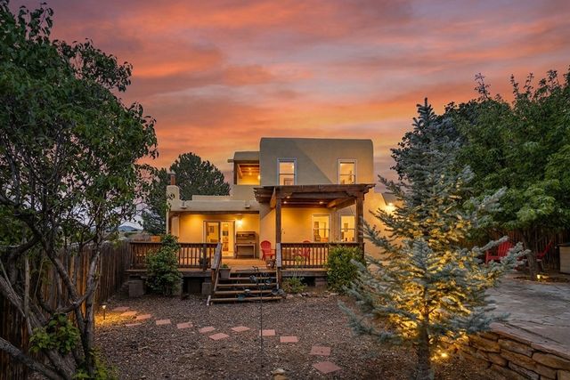 3218 Nizhoni Drive, Santa Fe, NM 87507