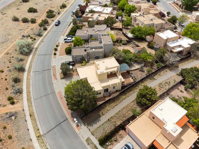 3218 Nizhoni Drive, Santa Fe, NM 87507