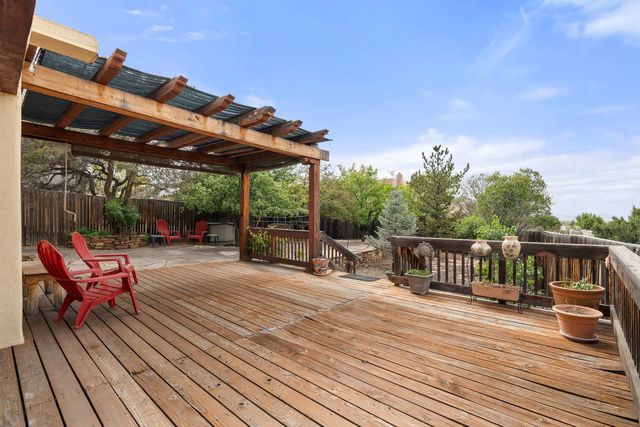 3218 Nizhoni Drive, Santa Fe, NM 87507