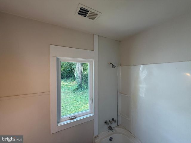 163 BEND FARM RD, Fredericksburg, VA 22408