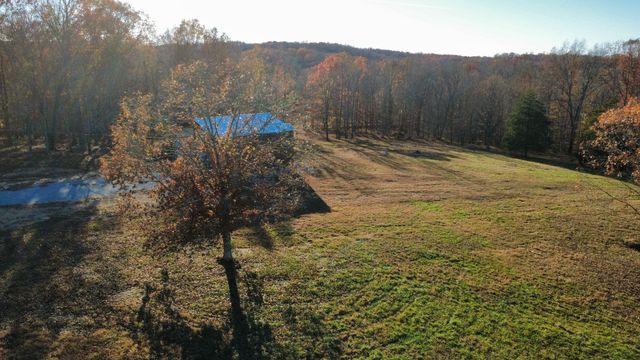 298 Leonard Jackson Rd, Waynesboro, TN 38485