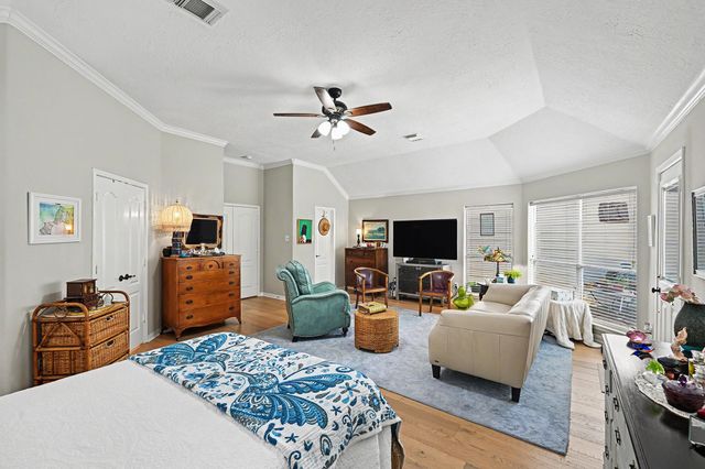 933 Mystic Village Lane, Seabrook, TX 77586