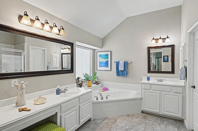 933 Mystic Village Lane, Seabrook, TX 77586