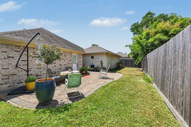 933 Mystic Village Lane, Seabrook, TX 77586