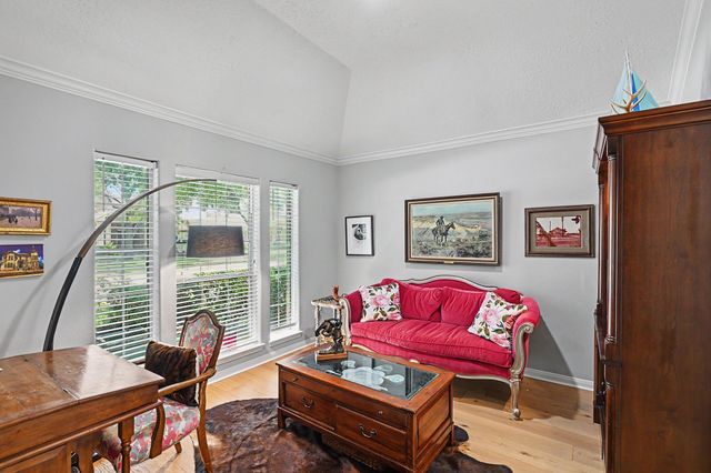 933 Mystic Village Lane, Seabrook, TX 77586