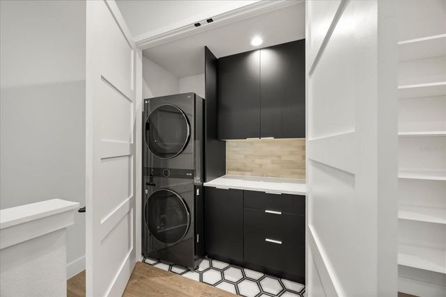 1929 S LAKEMONT AVENUE, Winter Park, FL 32792