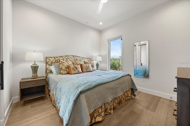 1929 S LAKEMONT AVENUE, Winter Park, FL 32792