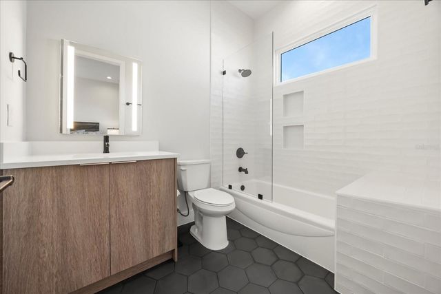 1929 S LAKEMONT AVENUE, Winter Park, FL 32792