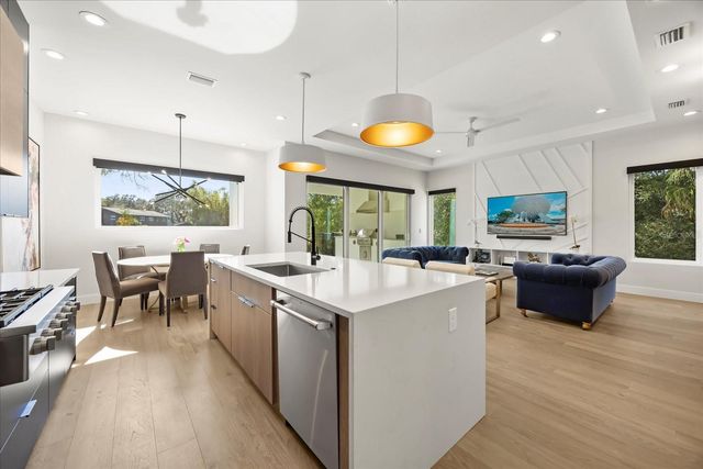 1929 S LAKEMONT AVENUE, Winter Park, FL 32792