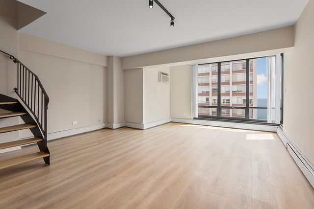 6166 N Sheridan Road 10G, Chicago, IL 60660