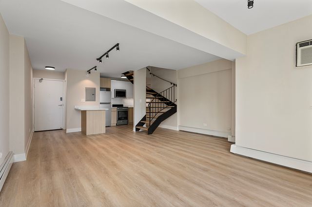 6166 N Sheridan Road 10G, Chicago, IL 60660
