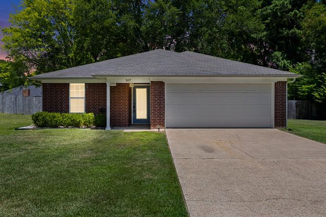 307 McGrede St, Longview, TX 75605