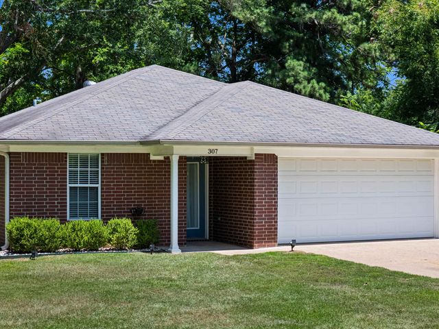307 McGrede St, Longview, TX 75605