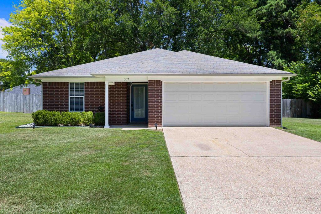 307 McGrede St, Longview, TX 75605
