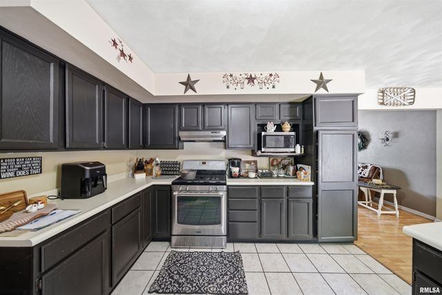 4810 W PENDLETON Place, Peoria, IL 61615