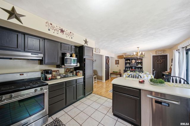4810 W PENDLETON Place, Peoria, IL 61615