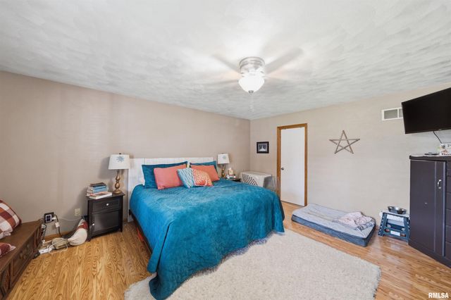 4810 W PENDLETON Place, Peoria, IL 61615