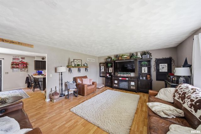 4810 W PENDLETON Place, Peoria, IL 61615