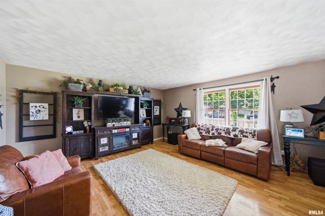 4810 W PENDLETON Place, Peoria, IL 61615