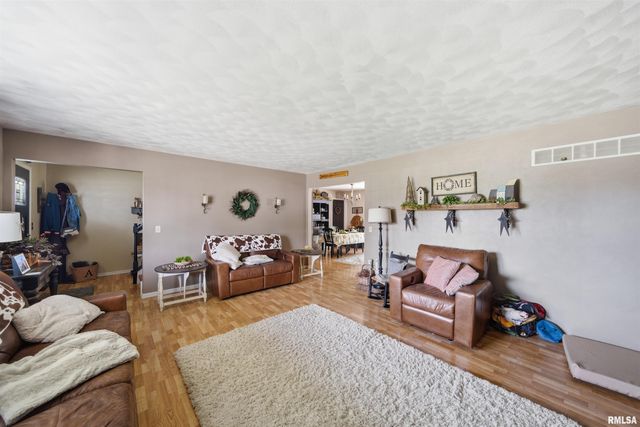 4810 W PENDLETON Place, Peoria, IL 61615