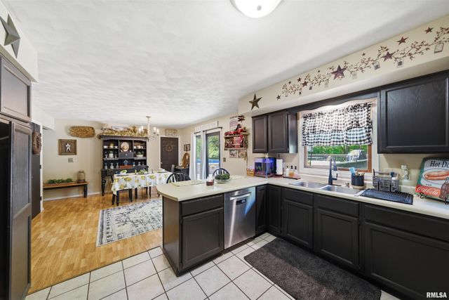 4810 W PENDLETON Place, Peoria, IL 61615