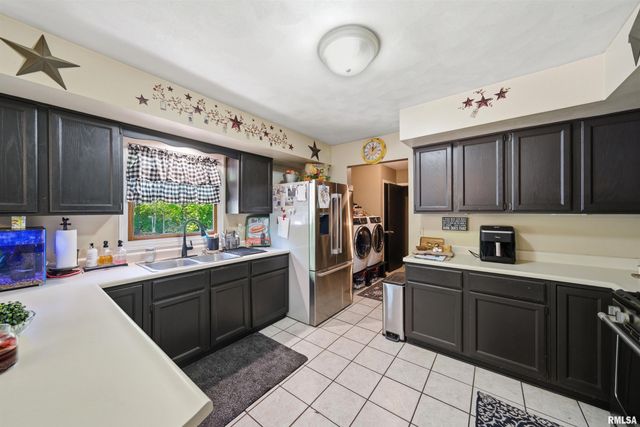 4810 W PENDLETON Place, Peoria, IL 61615