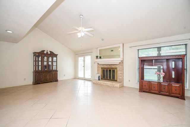 4902 Rainwater Drive, Pasadena, TX 77505