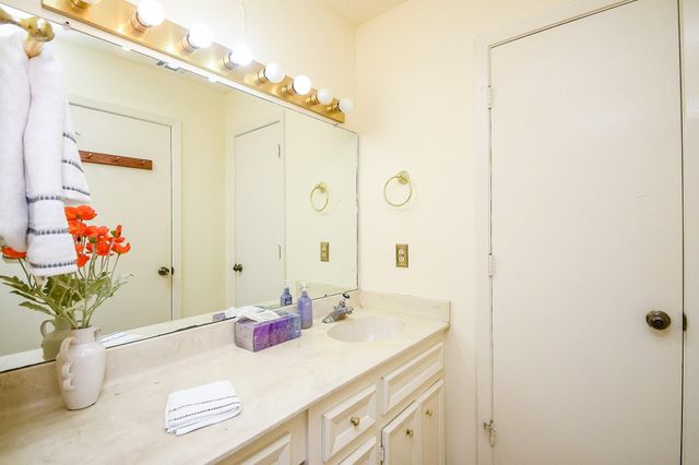 4902 Rainwater Drive, Pasadena, TX 77505