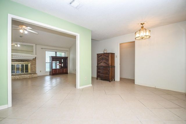 4902 Rainwater Drive, Pasadena, TX 77505