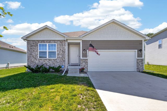 82 Dakota Circle, Waukee, IA 50263