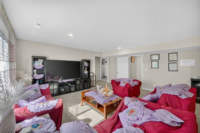 82 Dakota Circle, Waukee, IA 50263