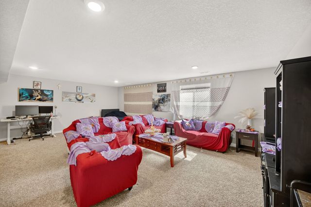 82 Dakota Circle, Waukee, IA 50263