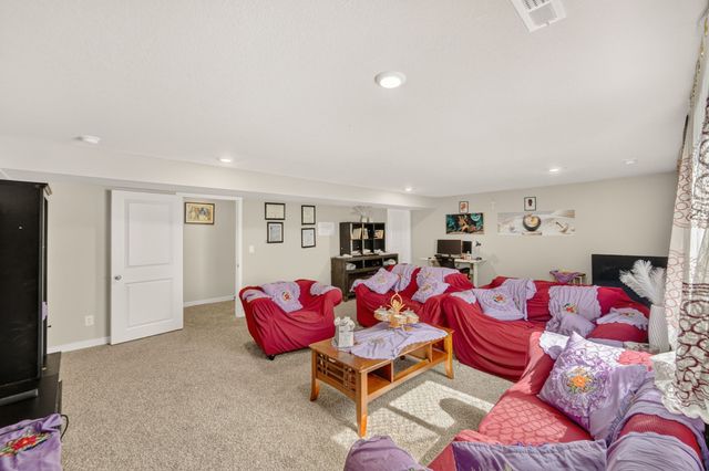82 Dakota Circle, Waukee, IA 50263