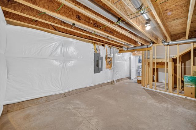 82 Dakota Circle, Waukee, IA 50263