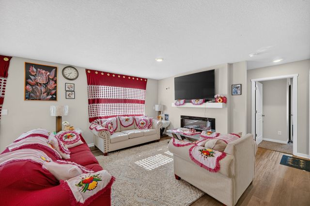 82 Dakota Circle, Waukee, IA 50263