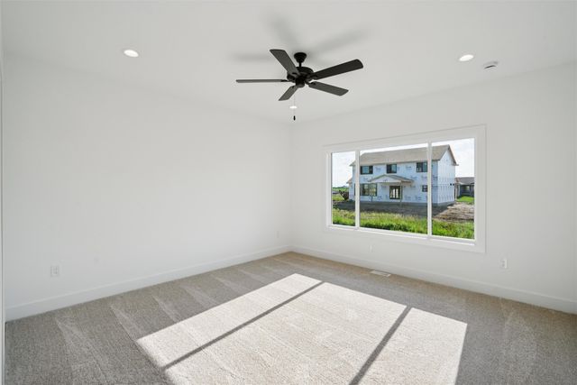 4655 178th Street, Urbandale, IA 50323