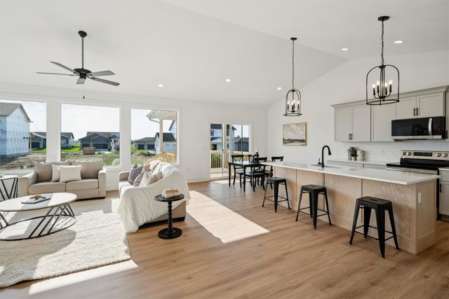 4655 178th Street, Urbandale, IA 50323