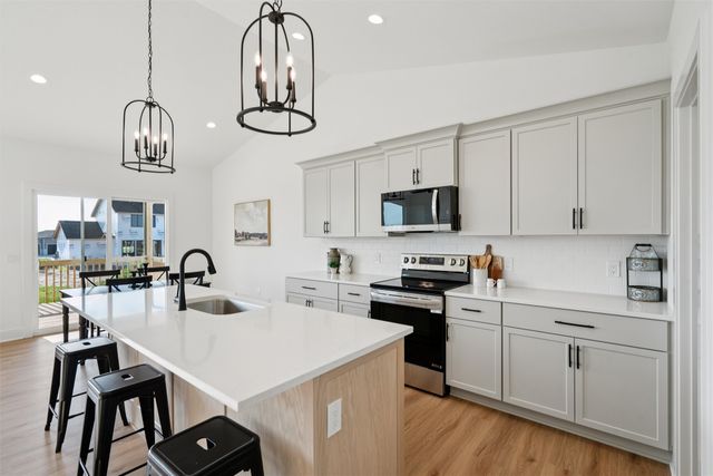 4655 178th Street, Urbandale, IA 50323