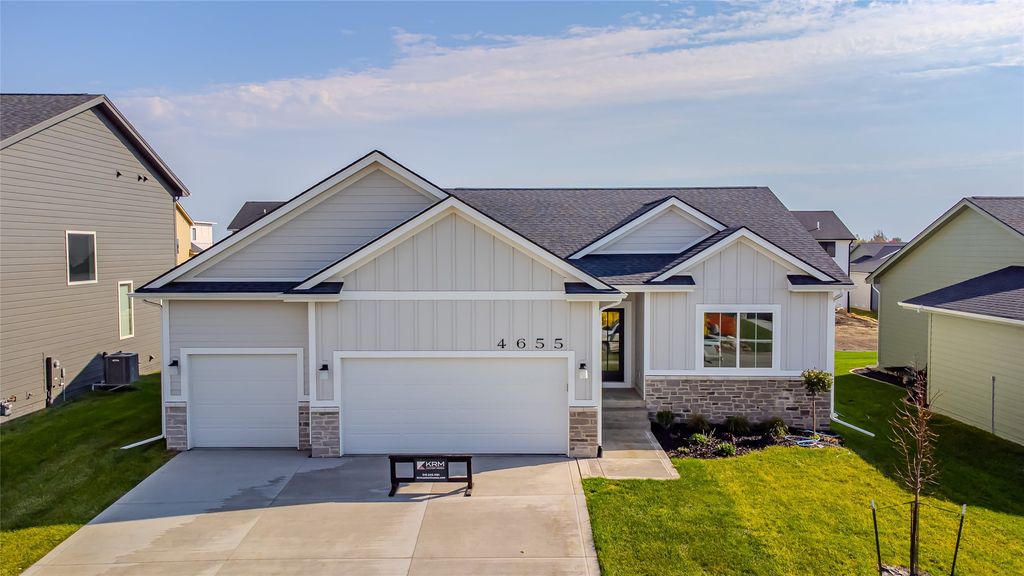 4655 178th Street, Urbandale, IA 50323