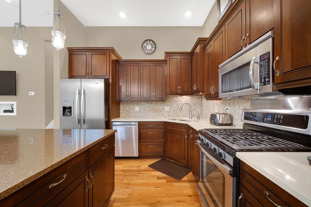 51 Lakeview Drive, Valparaiso, IN 46383