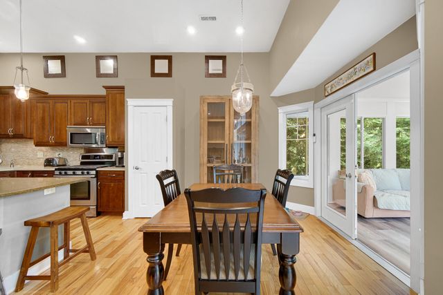 51 Lakeview Drive, Valparaiso, IN 46383