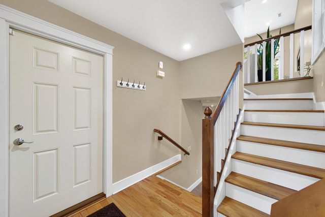 51 Lakeview Drive, Valparaiso, IN 46383