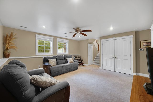 51 Lakeview Drive, Valparaiso, IN 46383
