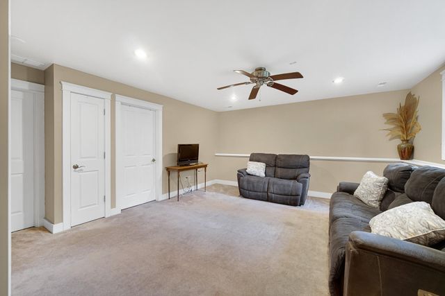 51 Lakeview Drive, Valparaiso, IN 46383