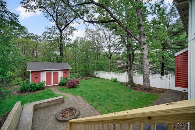 51 Lakeview Drive, Valparaiso, IN 46383