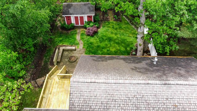 51 Lakeview Drive, Valparaiso, IN 46383